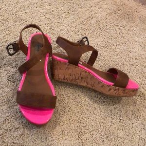 pink and brown wedges